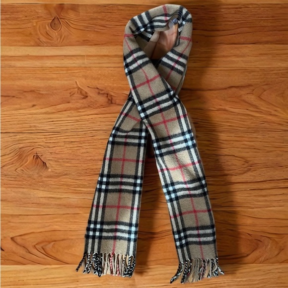 Burberrys Scarf 100% Cashmere ,made in England - Picture 10 of 12